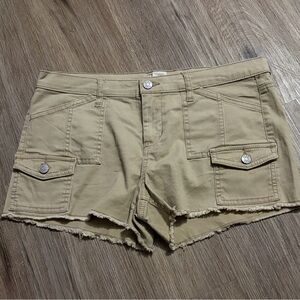 Spring Break Sale 3/15-3/21-  Women's Mudd Frayed Hem Utility Shorts - Size 11